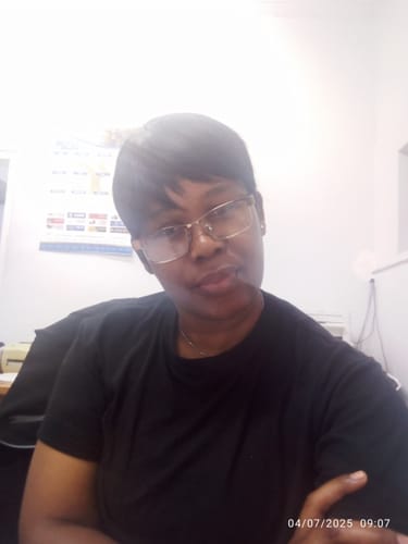 Customer photo review of Brazilian Pixie Wig - Straight