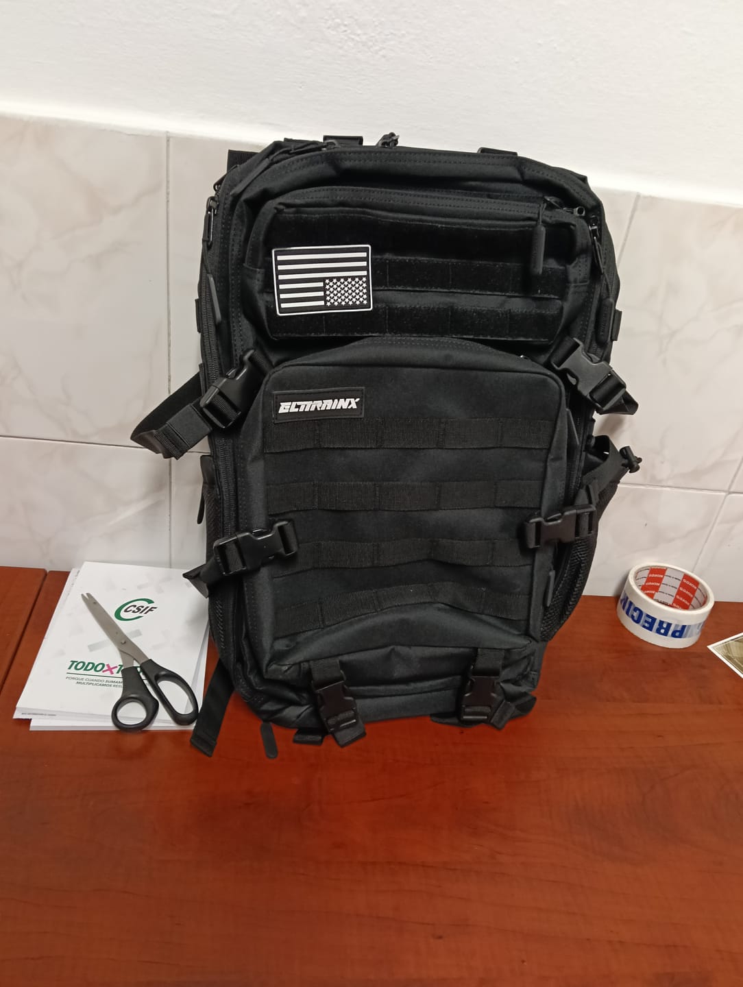 Customer photo review of Mochila Táctica 45L con compartimento para comida Negro