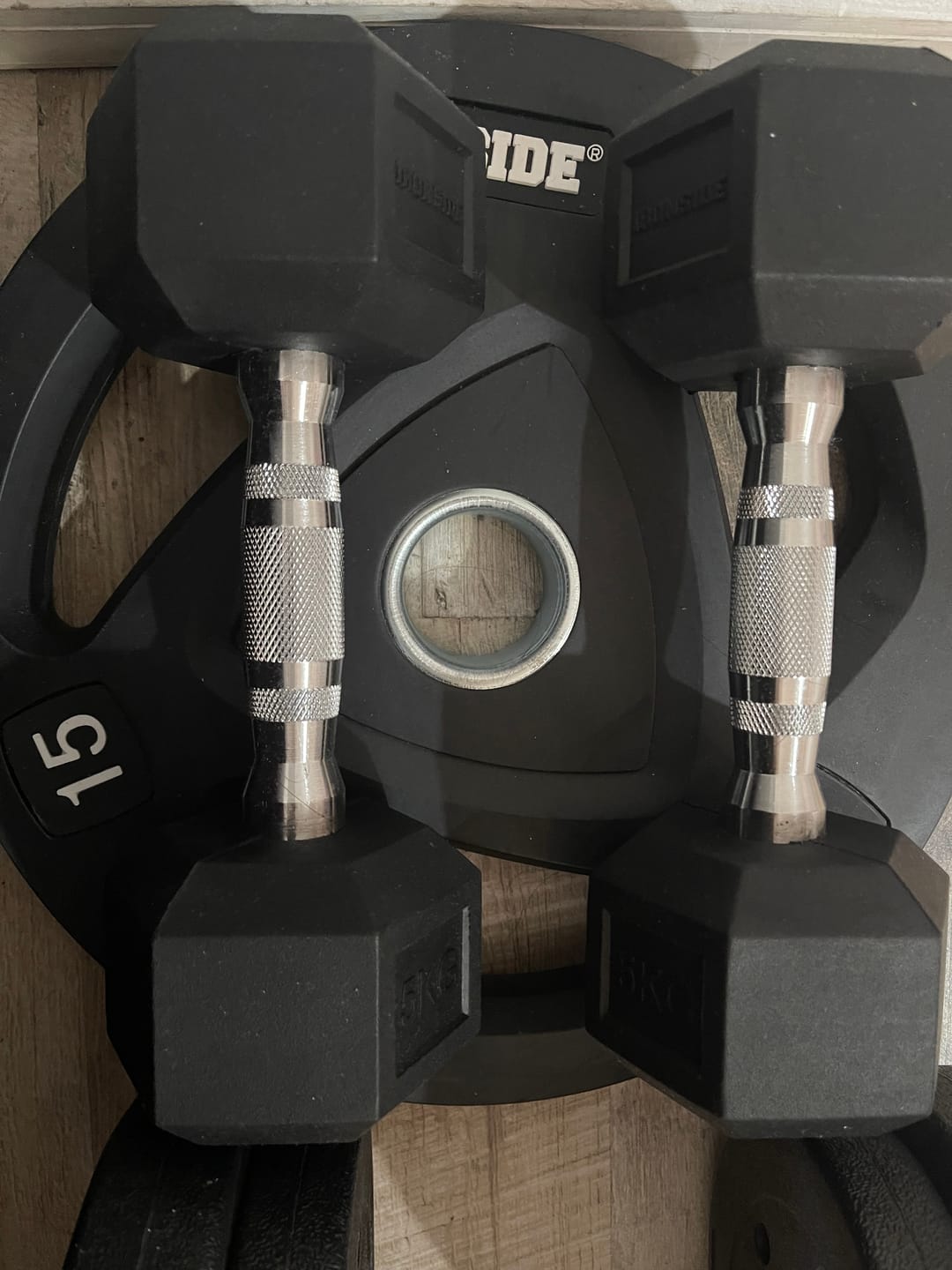 Customer photo review of Par de Mancuernas Hexagonales 2.5 a 17.5 KG IRONSIDE