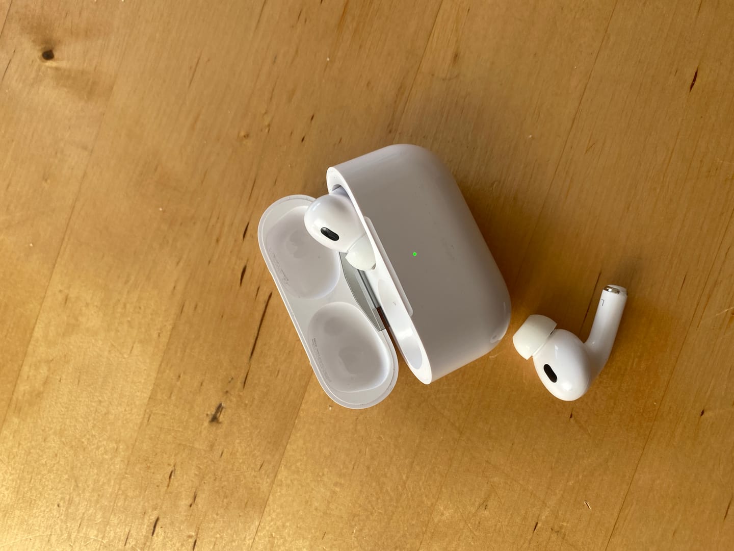 Customer photo review of AirPods Pro 2 (2024) Type C
