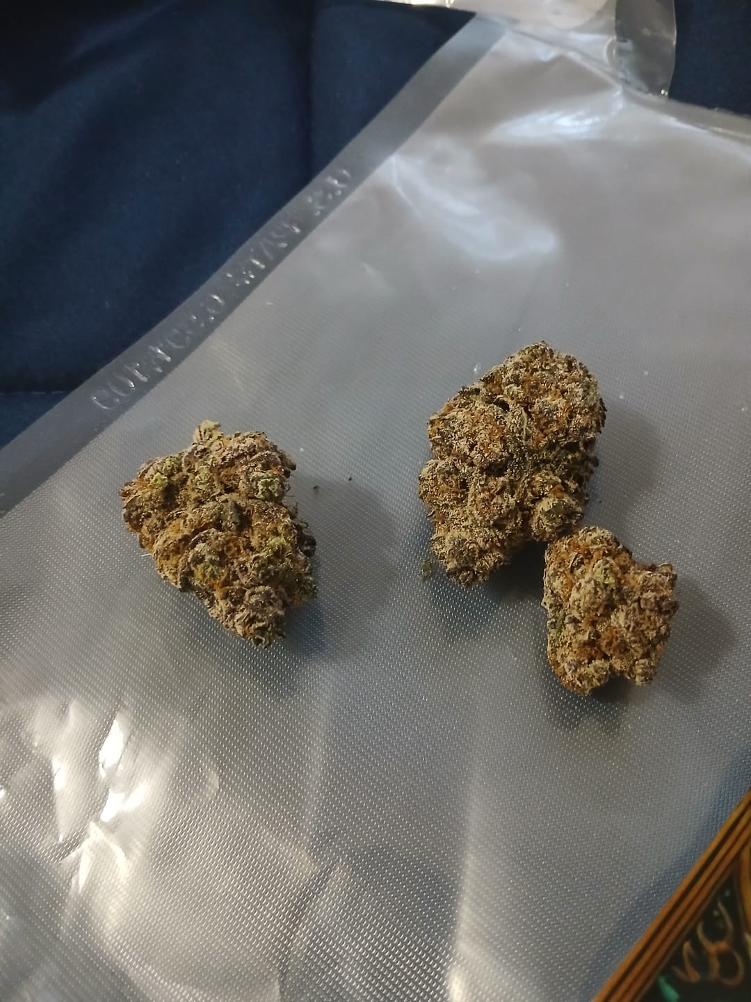 Customer photo review of Diamond Rain Runtz Greenhouse THCA
