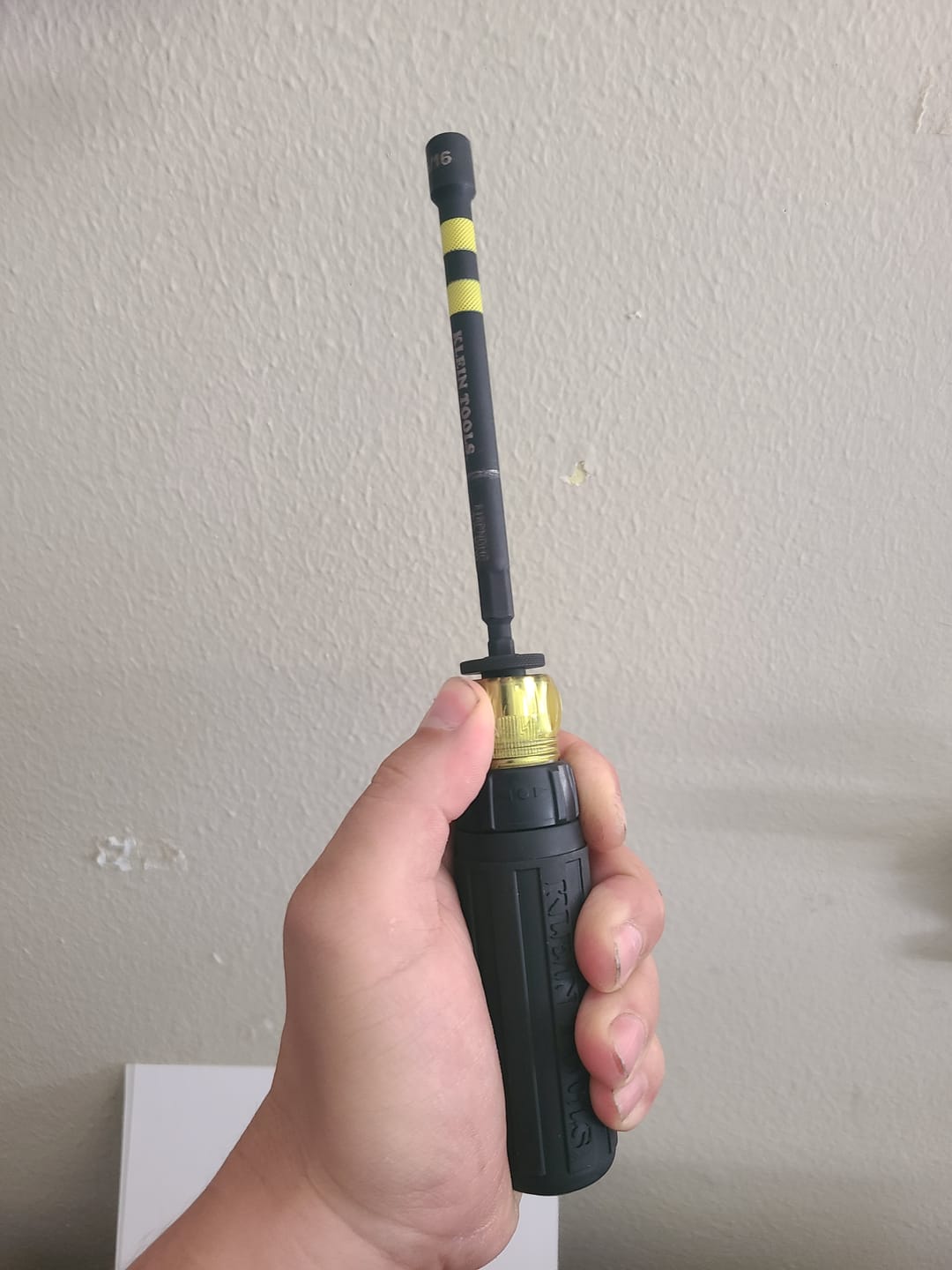 Customer photo review of Klein Tools 32950 Hollow Magnetic Color-Coded Ratcheting Power Nut Driver, Six Sizes, 7 Pc.