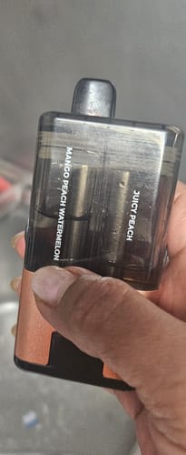 Customer photo review of WGA - Legend Ultra - 30K Bouffées - Rechargeable -  Vape Pod