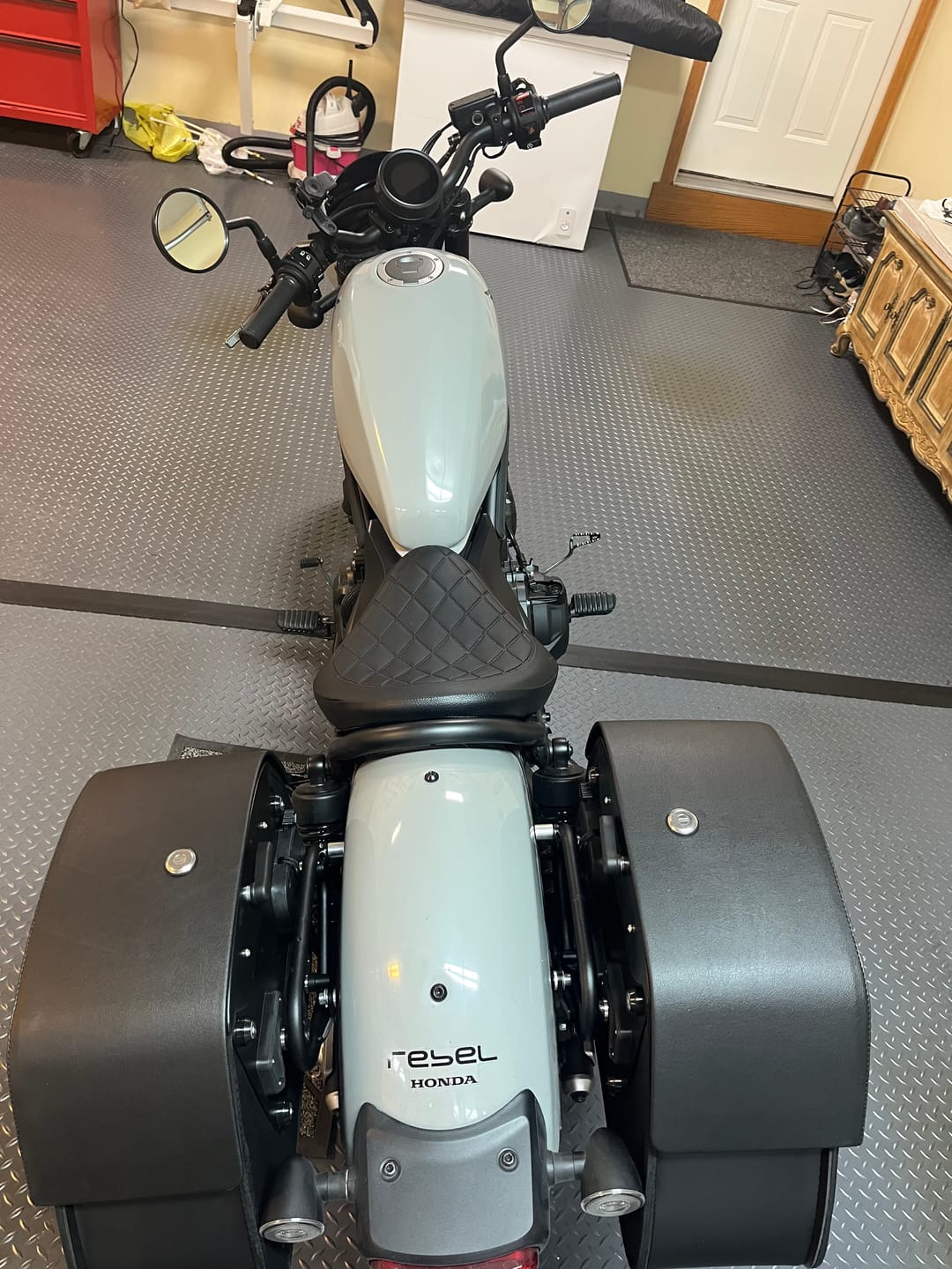 Customer photo review of 28L - Pantheon Medium Quick Mount Honda Rebel 500 Motorcycle Saddlebags