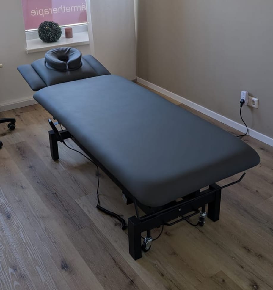 Customer photo review of Massageliege Elektrisch Fortis 4 Ergo | 4-Segmente