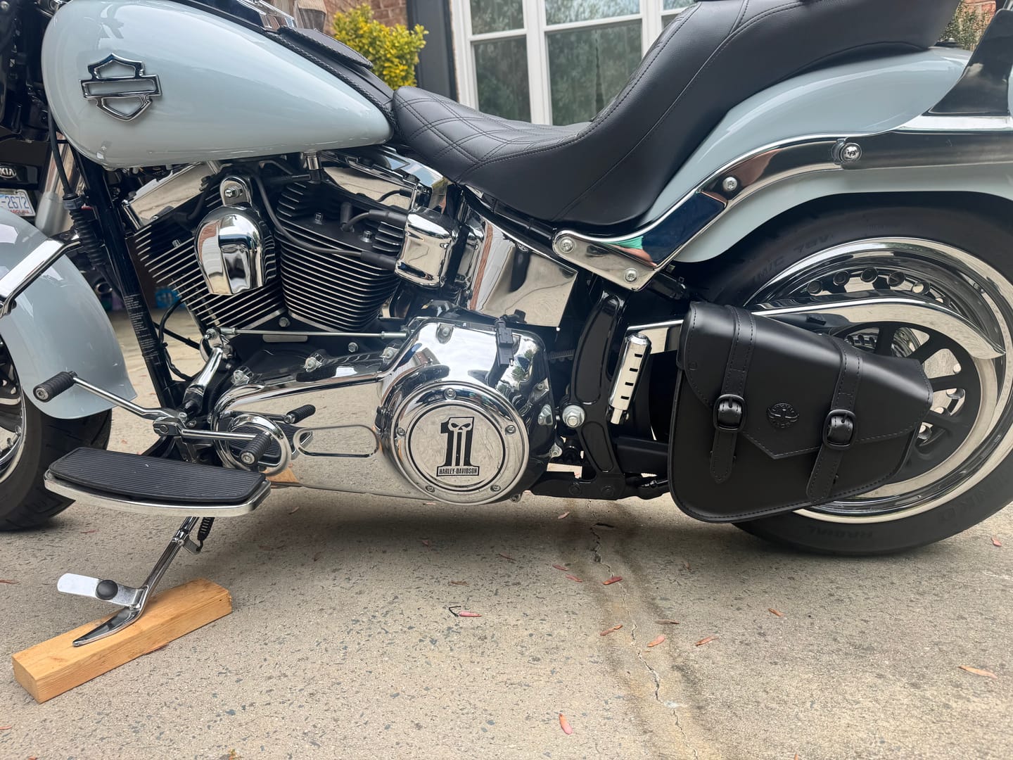 Customer photo review of 3L - Dark Age Plain Leather Motorcycle Swing arm Bag For Harley Softail