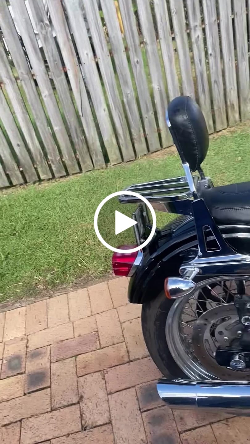 Customer video review of Smallest Lightest SOA Beanie ECE/AS/NZ Helmet - Gloss Black