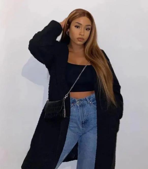 Customer photo review of MORE FACE 30inch Straight Highlight Wig 6x4 Pre-Cut Wear Go Glueless Wig Beginner Friendly