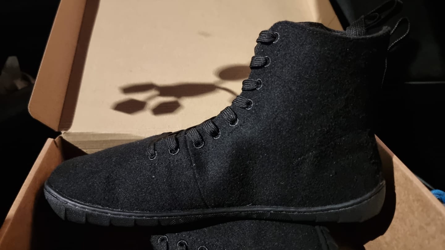 Customer photo review of Vaistoa Tunto -paljasjalkatennarit