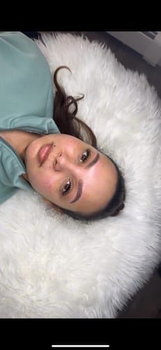 Customer photo review of EYELASH EXTENSION GLUE: THOUSANDLASHES’ ULTRA CRYSTAL BOND