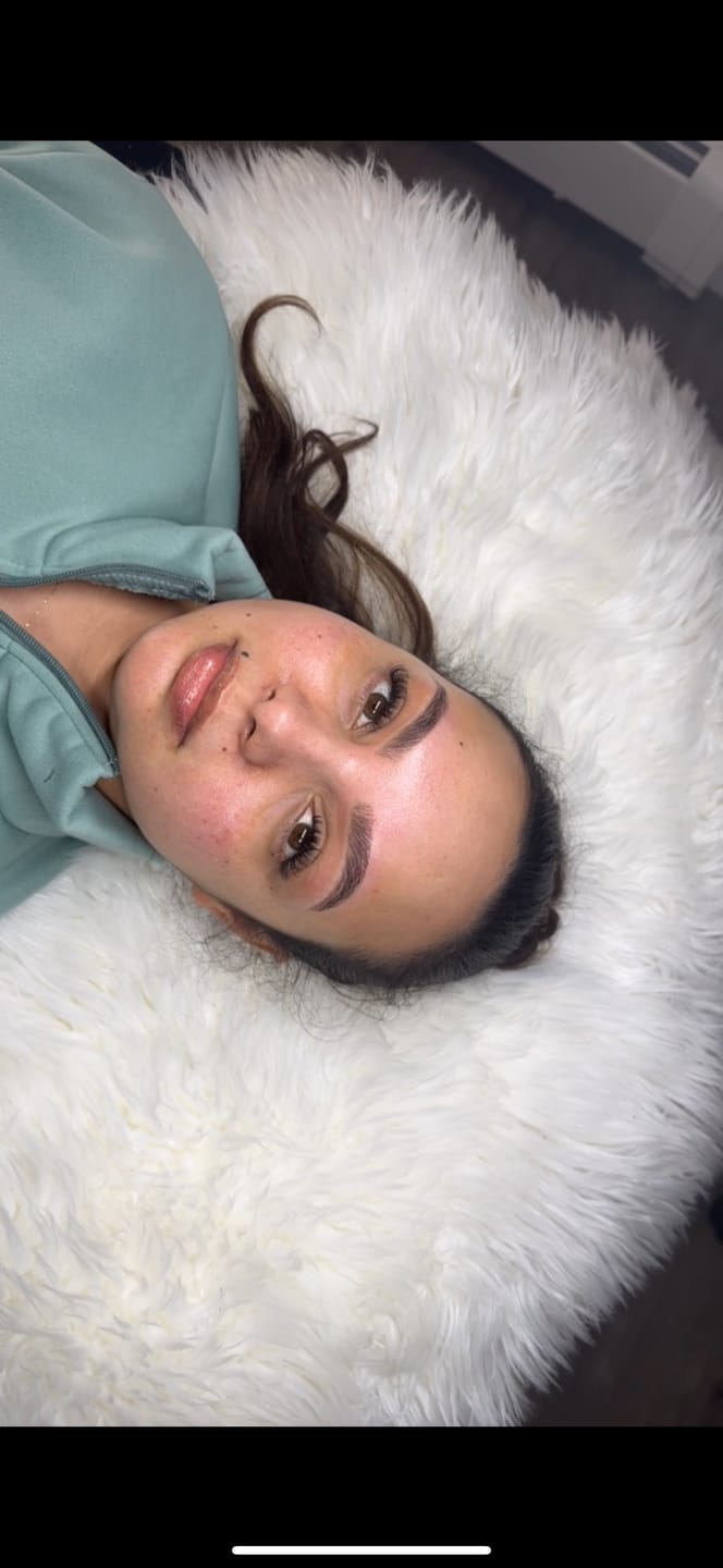 Customer photo review of EYELASH EXTENSION GLUE: THOUSANDLASHES’ ULTRA CRYSTAL BOND