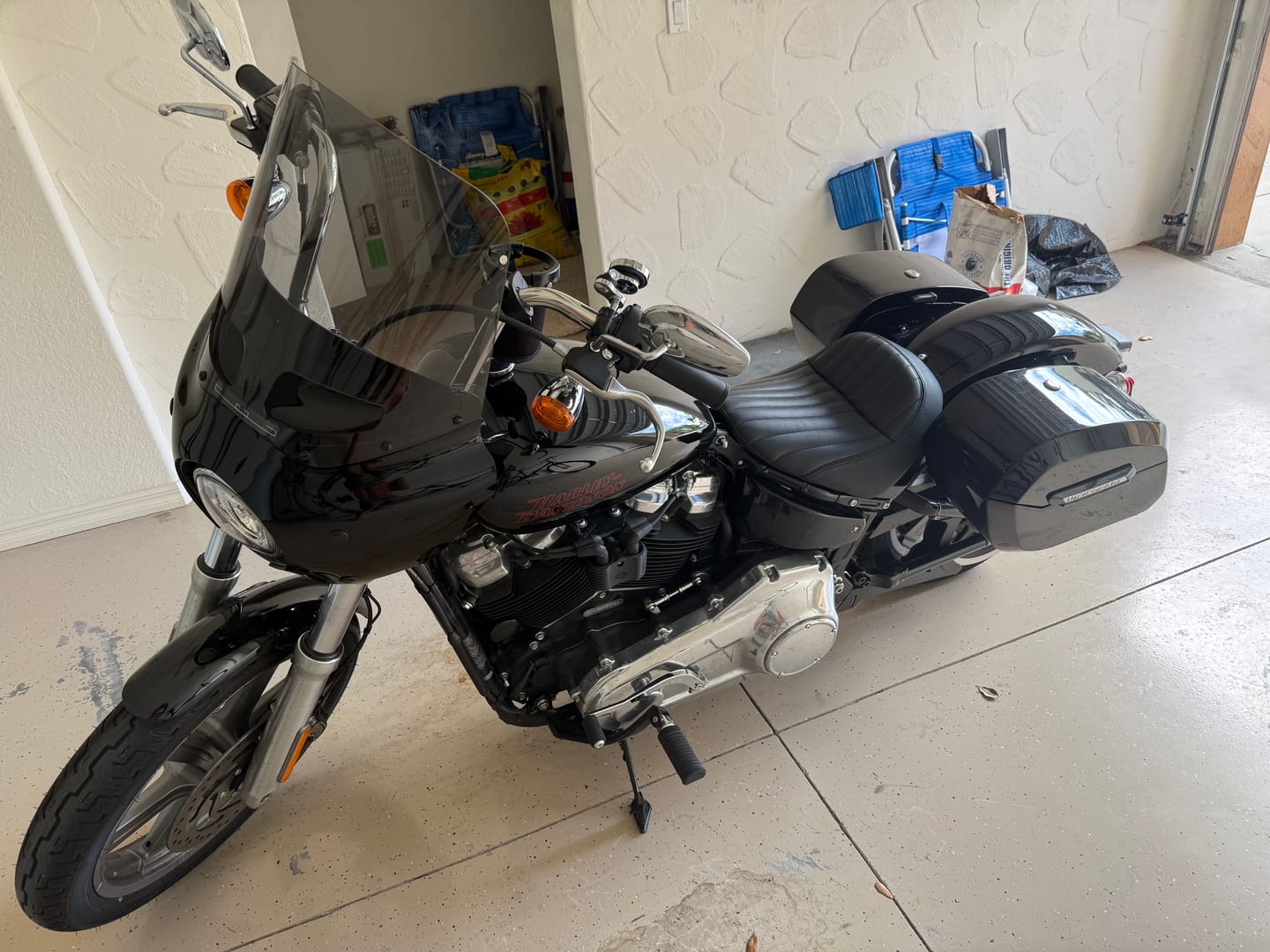 Customer photo review of 32L - Darkin Large Quick Mount Painted Hard Saddlebags for Harley Softail Standard FXST