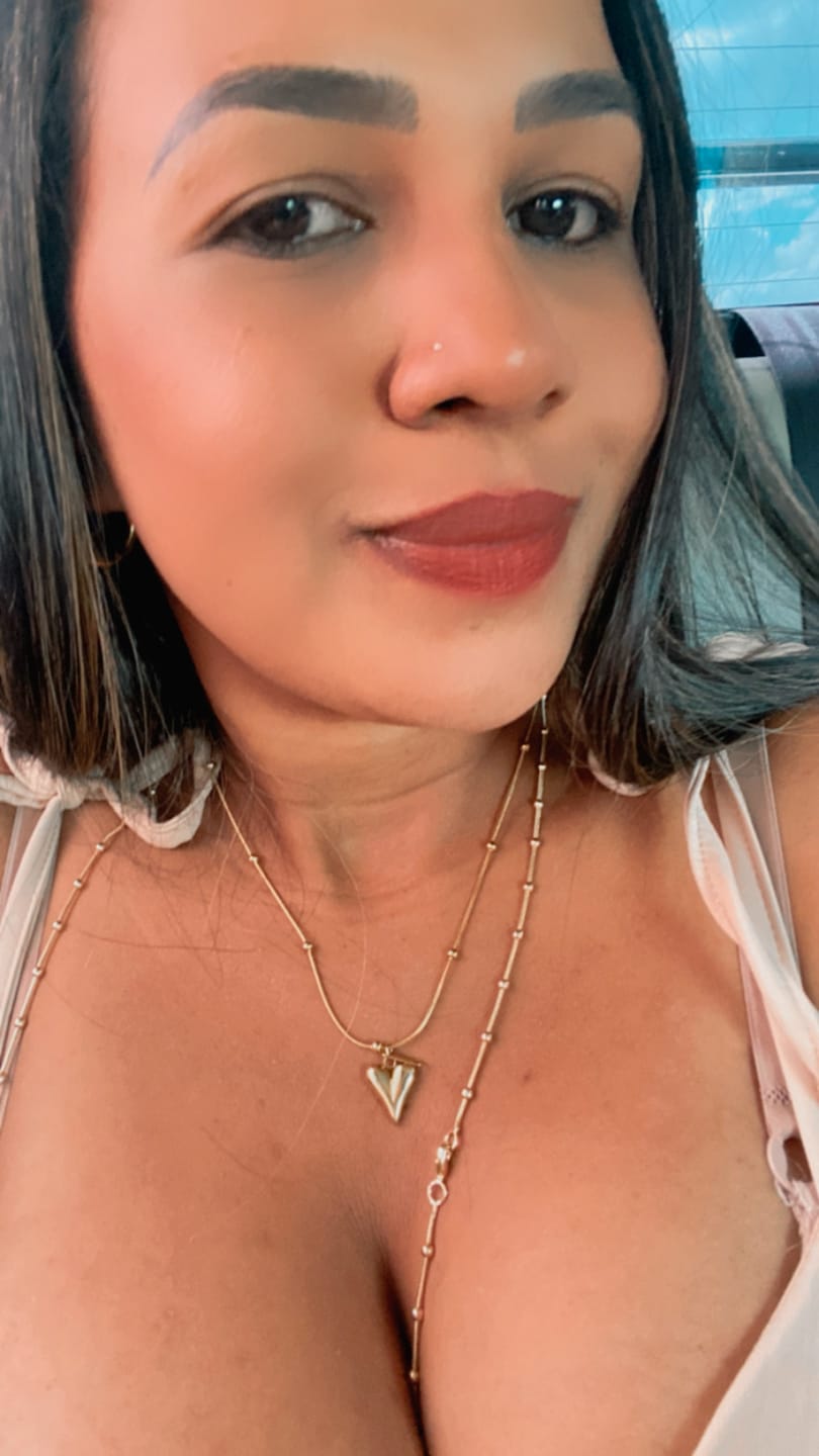 Customer photo review of Colar Life Love Coração Banhado em Ouro 18K