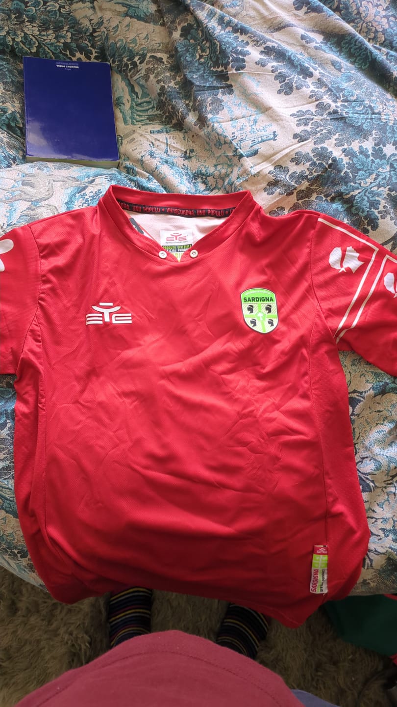 Customer photo review of Men’s Mystery Football Shirt Box