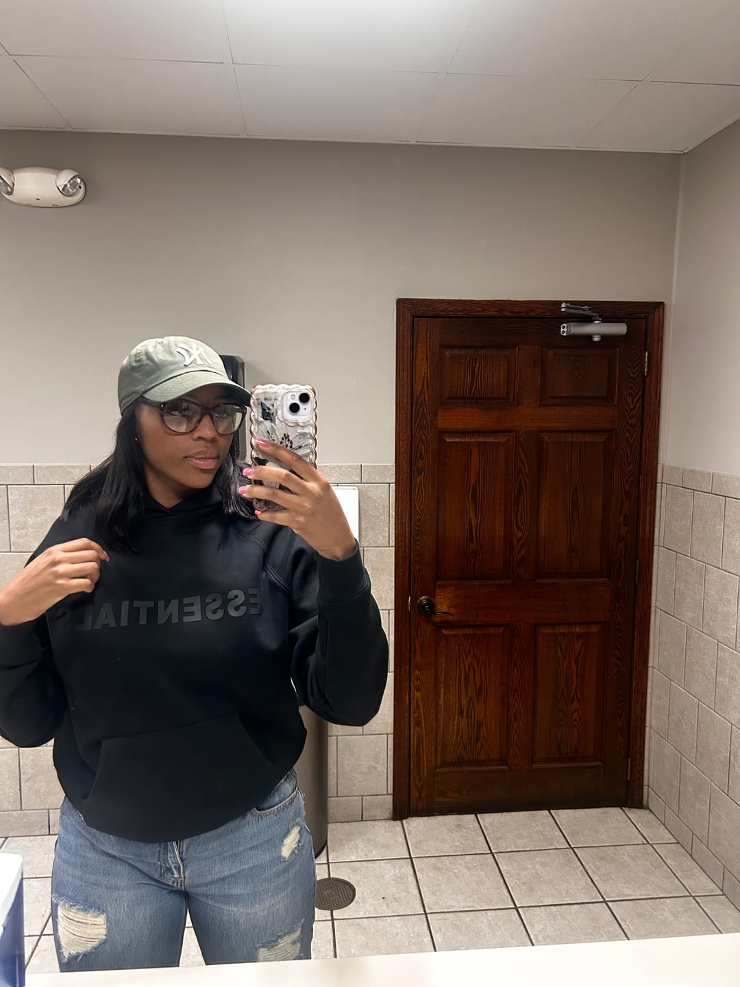 Customer photo review of NEW! Stylish 3:3 Essentials Hooded Sweatshirt 3:3 3SS3NTIALS HOODIE (Black)
