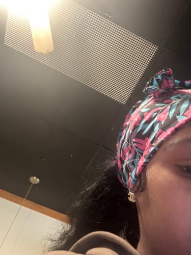 Customer photo review of Crystal CC Earrings Gold-Plated 925 Silver Classic Studs