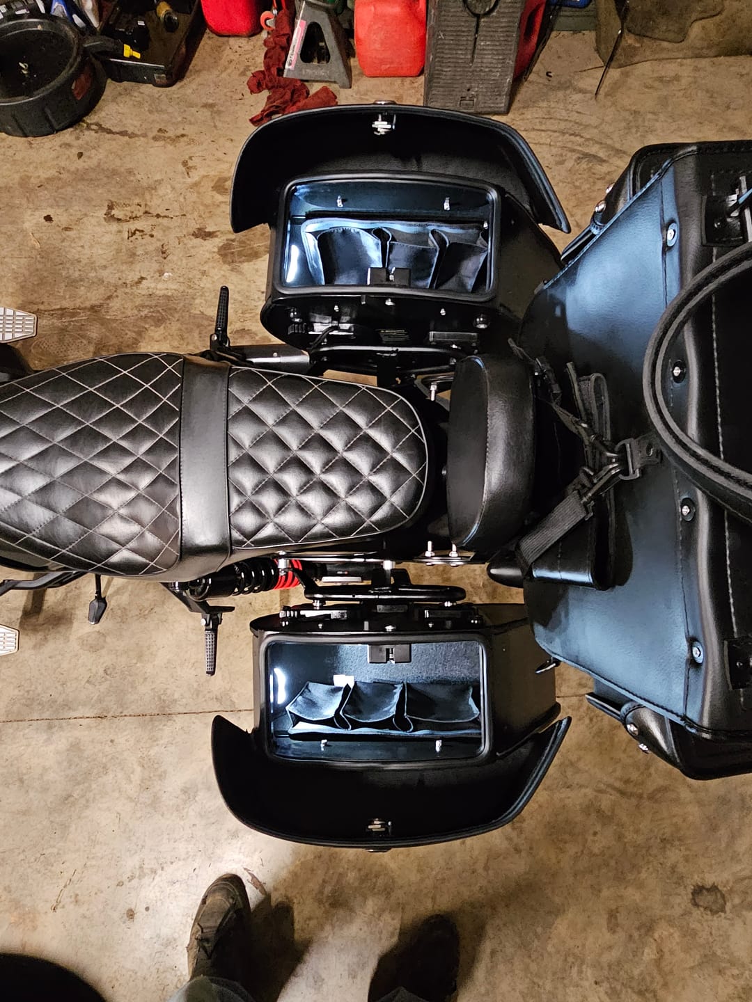 Customer photo review of 28L - Panzer Medium Quick Mount Honda Rebel 1100 Leather Saddlebags