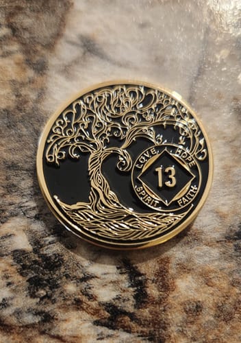 Customer photo review of 1 to 40 Year Sobriety Mint Twisted Tree of Life Gold Plated NA Recovery Medallion/Chip/Coin - Black