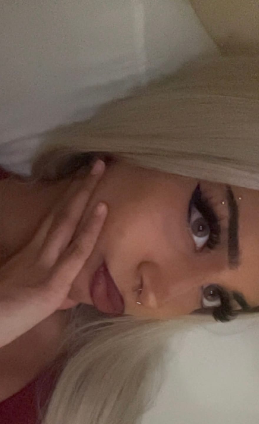 Customer photo review of Cove Contact Lenses