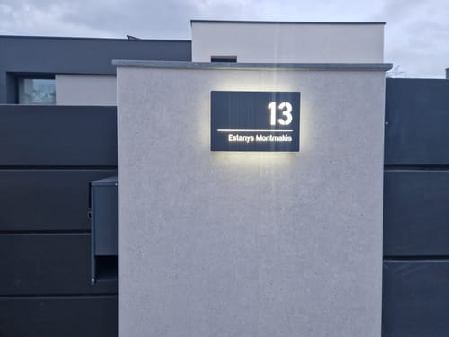 Customer photo review of Numero civico e testo luminoso modello Lux Horizontal