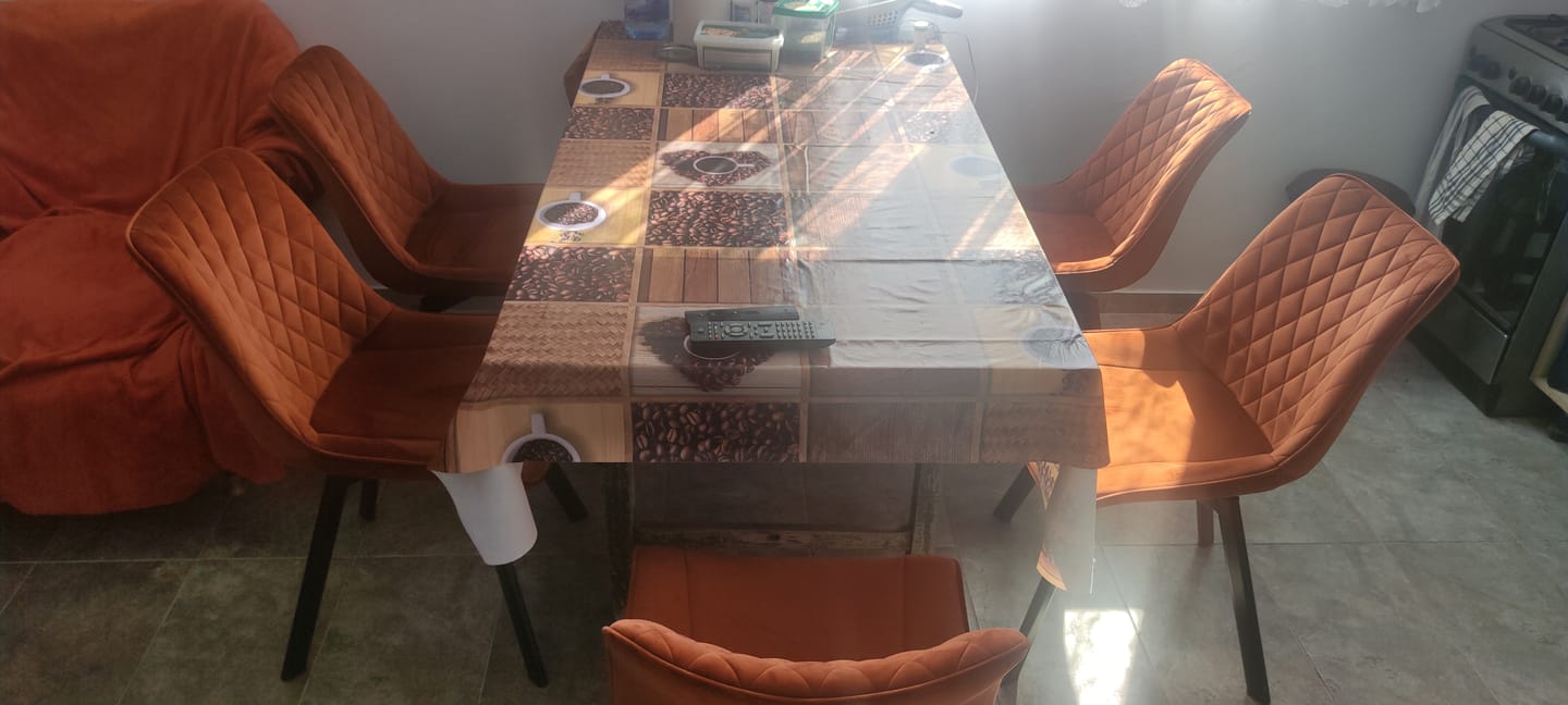 Customer photo review of Scaun rotativ K520, caramiziu/negru, stofa catifelata/metal, 45x63x80 cm
