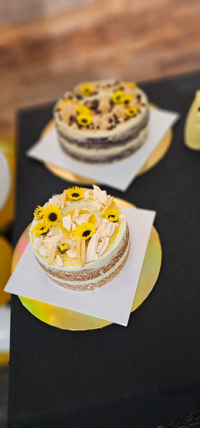Customer photo review of lemon meringue cake