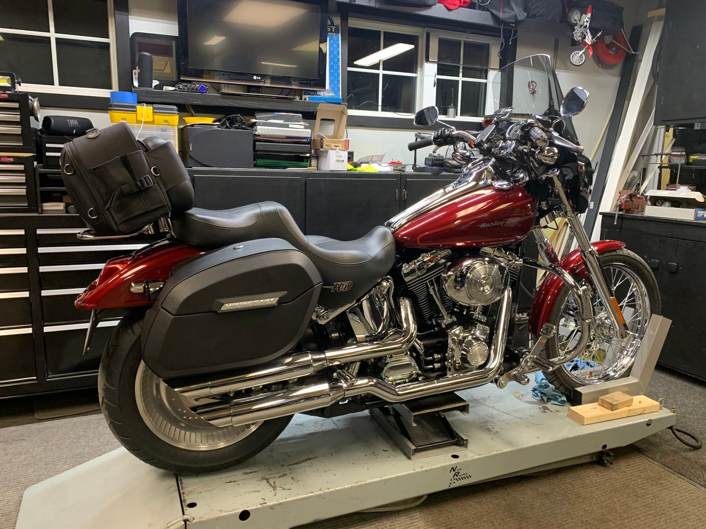 Customer photo review of 32L - Darkin Large Quick Mount Leather Wrapped Hard Saddlebags for Harley Softail Slim FLSL