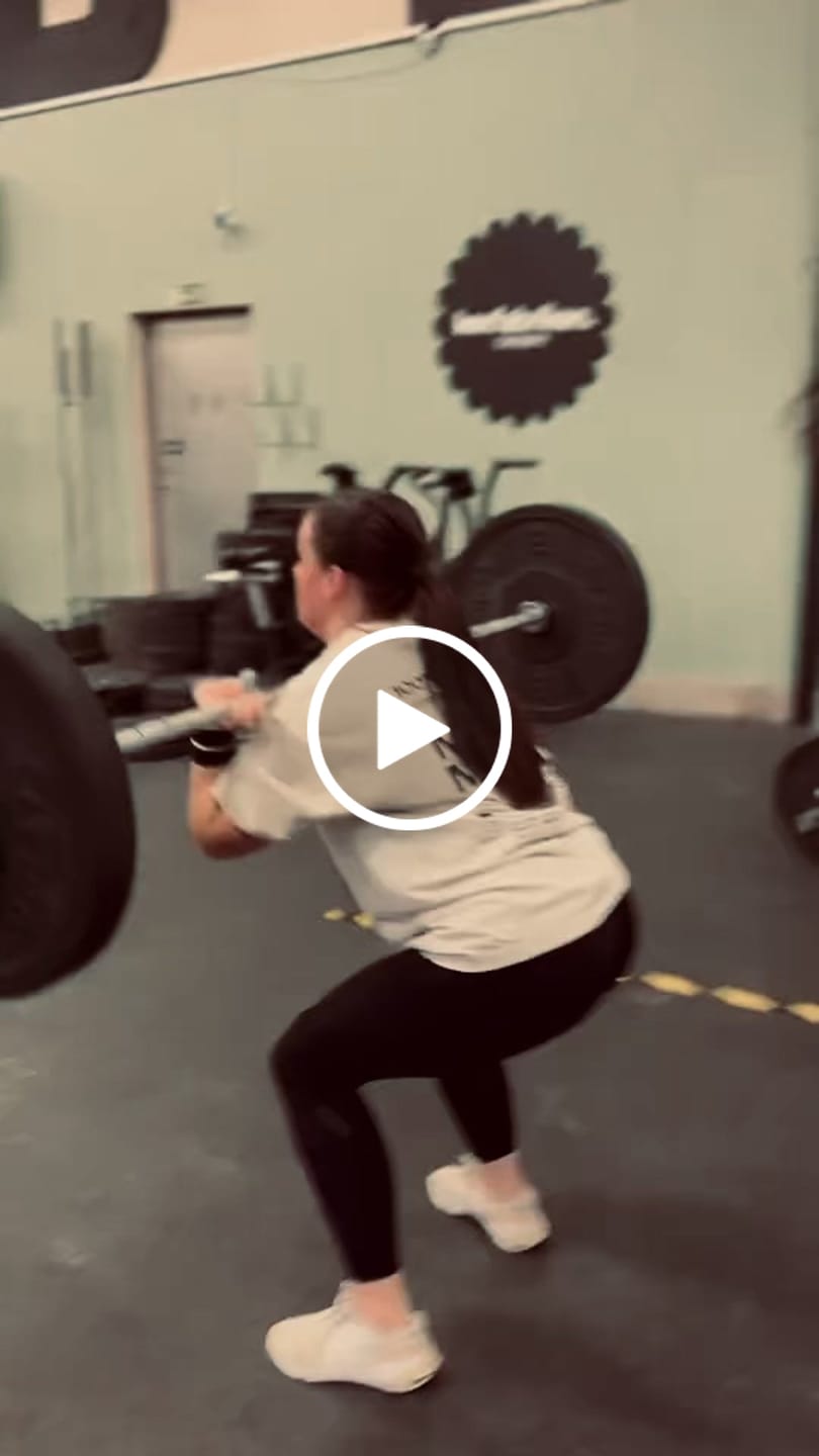 Customer video review of MUSCLE MOMMY GYM T-SHIRT