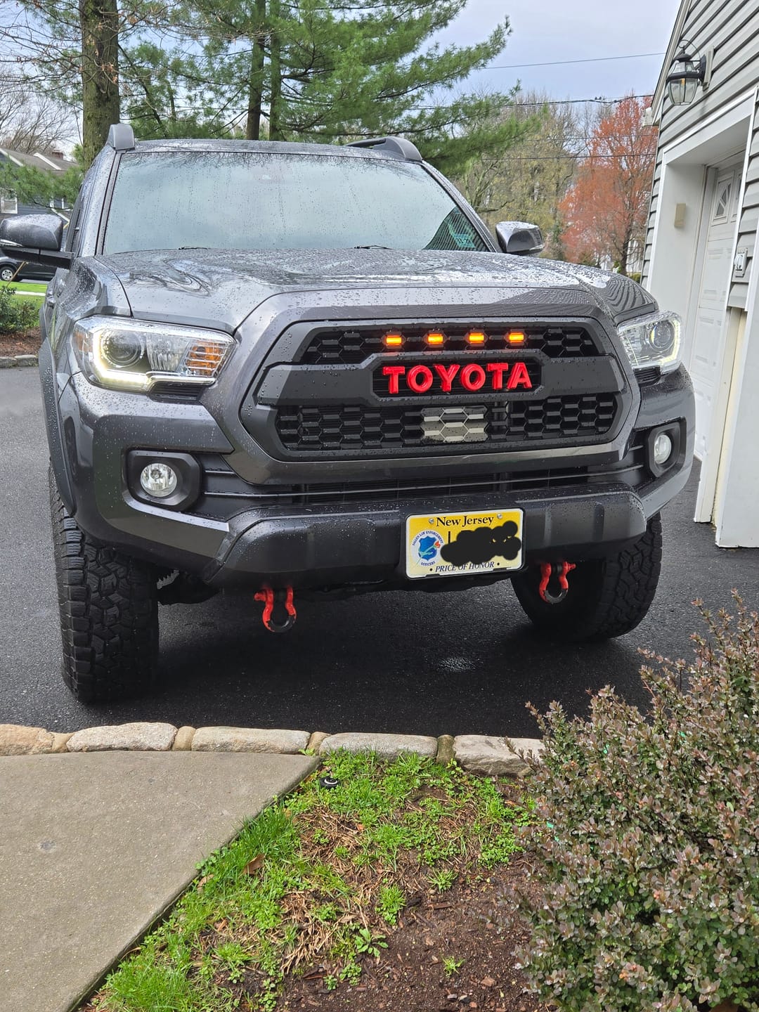 Customer photo review of 2016-2023 TOYOTA TACOMA TRD PRO GRILL