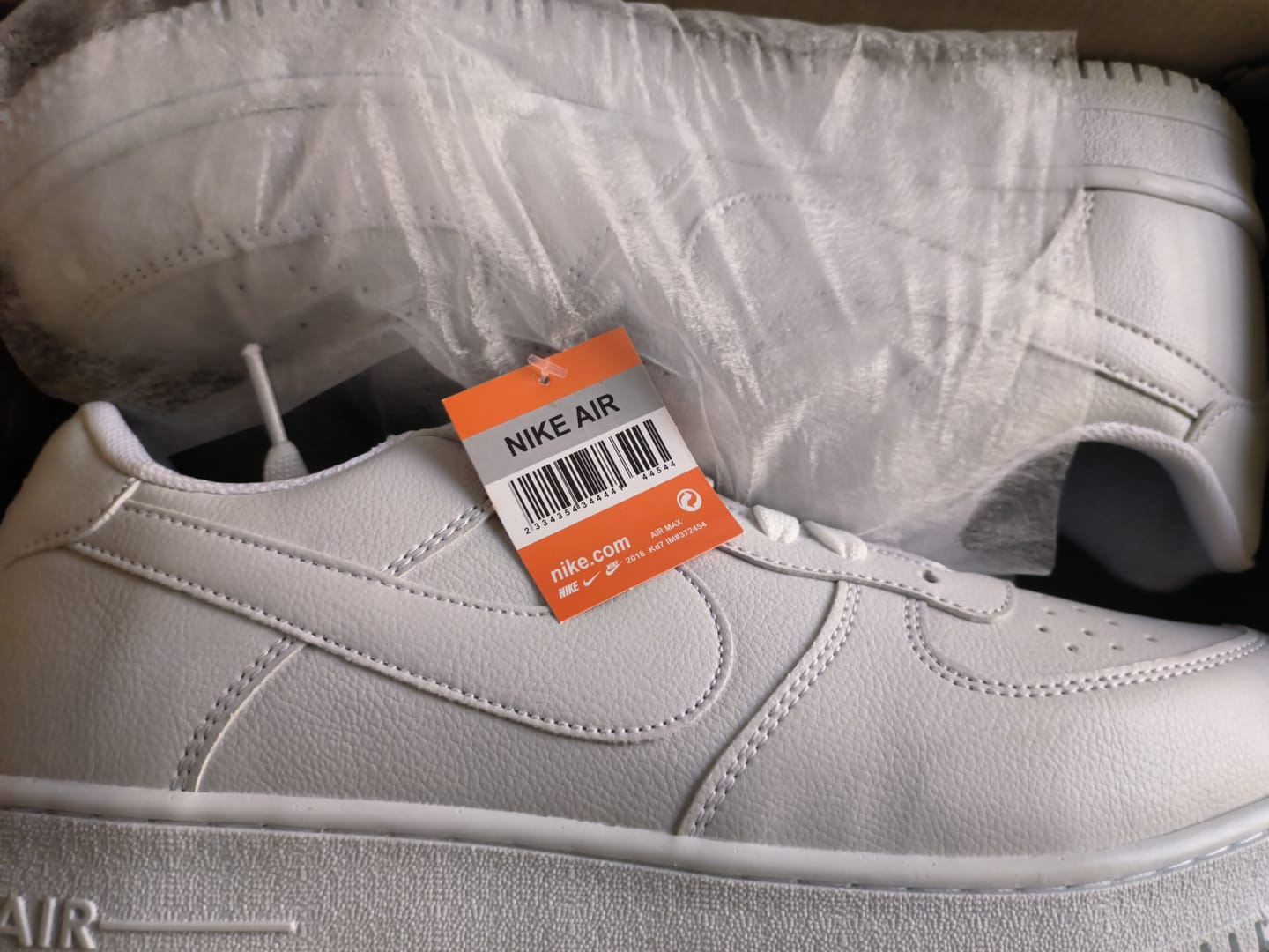 Customer photo review of Tenis 270 Blanco Total