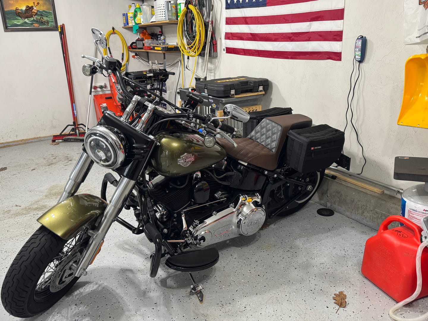 Customer photo review of Viking Patriot Saddlebags Hard Mount Kit for Harley Davidson