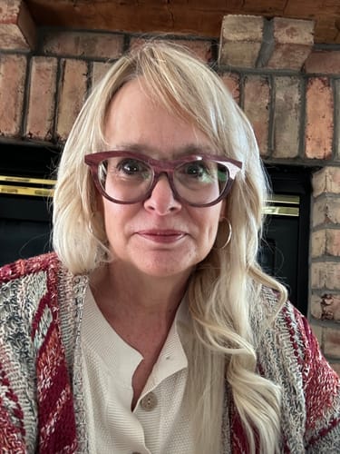 Customer photo review of Elsie Full Volume Hair Topper