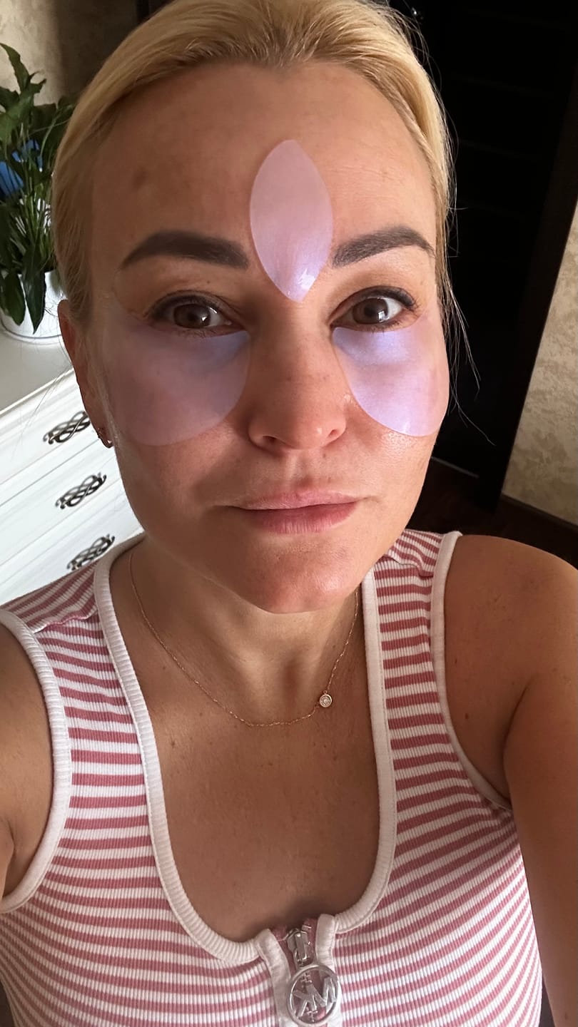 Customer photo review of K-SECRET Instant Relief Eye Gel Patches