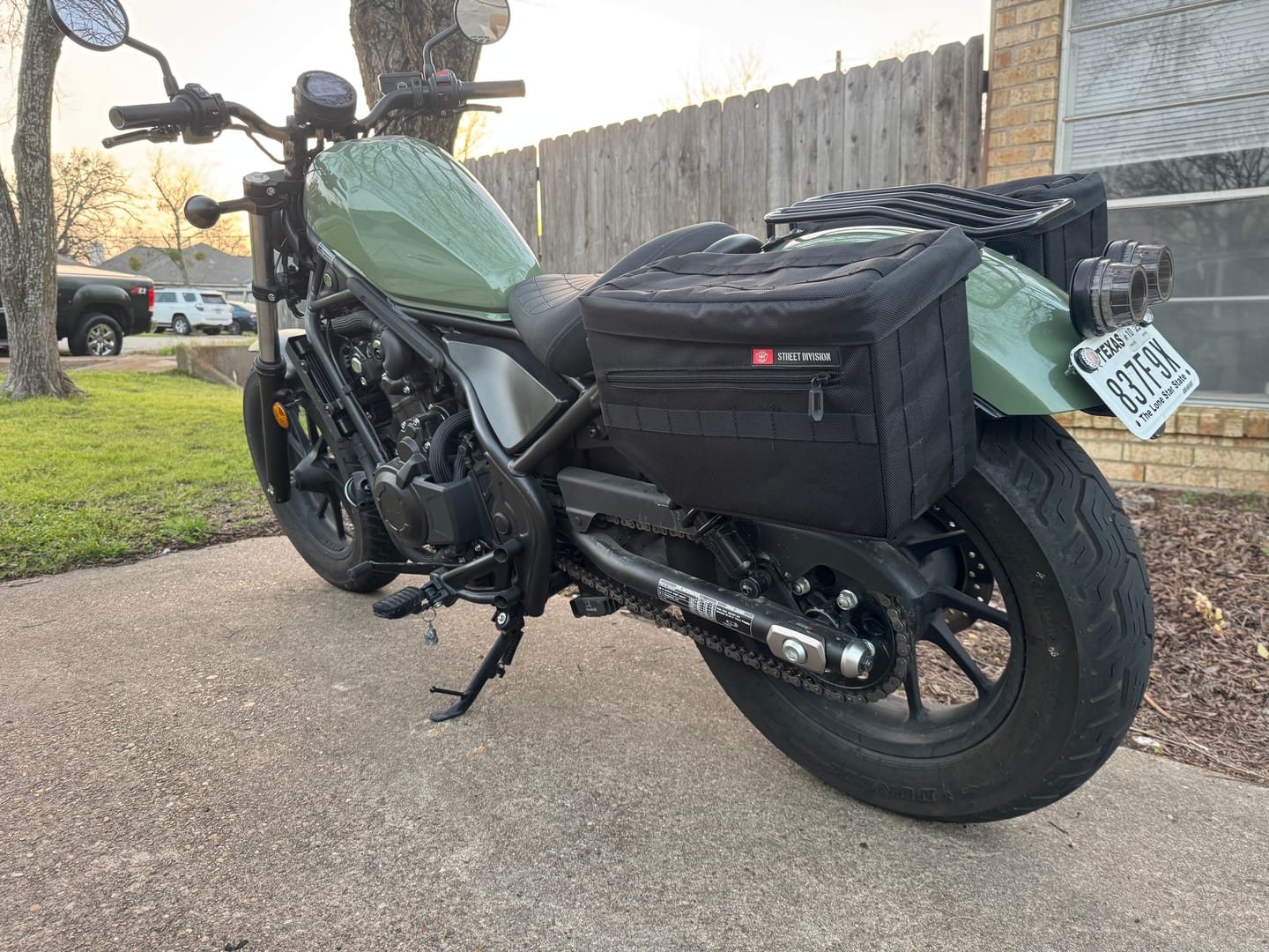 Customer photo review of Viking Patriot Saddlebags Hard Mount Kit for Harley Davidson