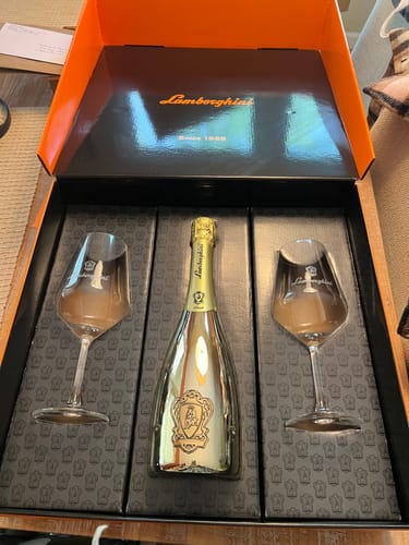 Customer photo review of Lamborghini Oro Vino Spumante with Gift Set