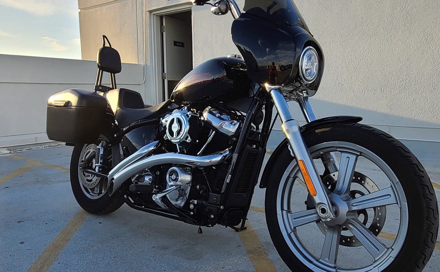 Customer photo review of Viking Iron Born Plain Leather Short Motorcycle Backrest Pad for Harley Davidson Foldable Sissy Bar