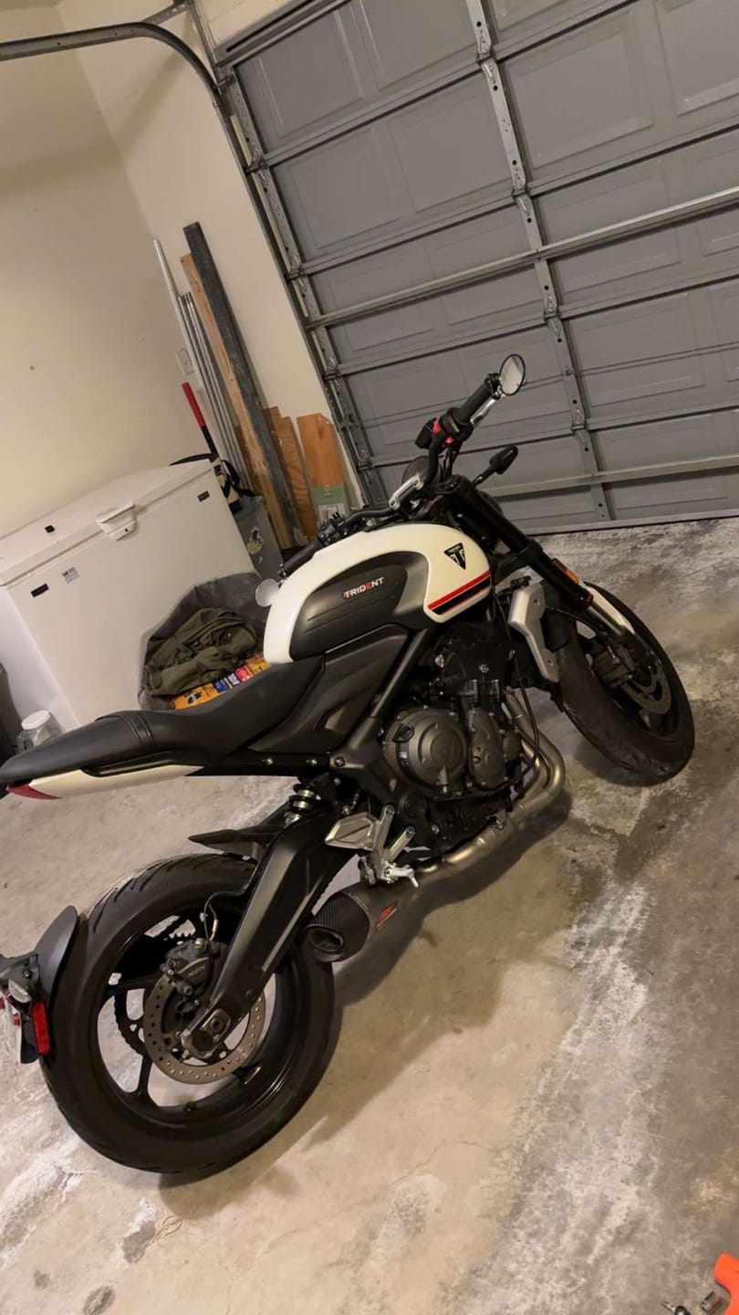 Customer photo review of Triumph Bar End Finishers & Mirror Kits - 7/8” Handlebar Triumph Models
