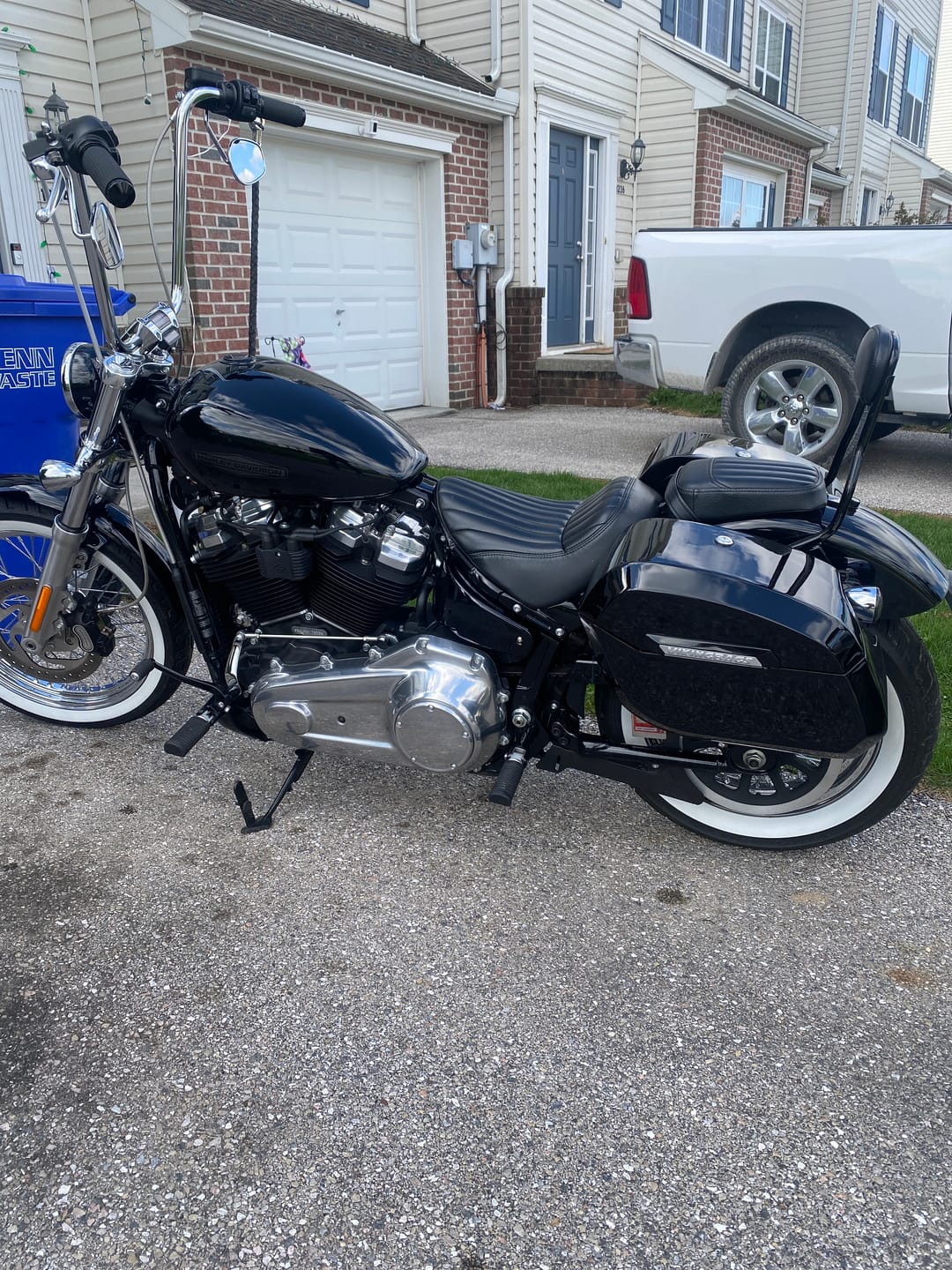 Customer photo review of 32L - Darkin Large Quick Mount Painted Hard Saddlebags for Harley Softail Standard FXST