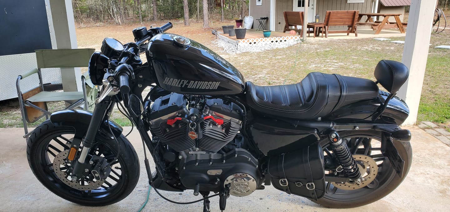 Customer photo review of 3L - Crafted Harley Sportster Specific Motorcycle Swing Arm Bag