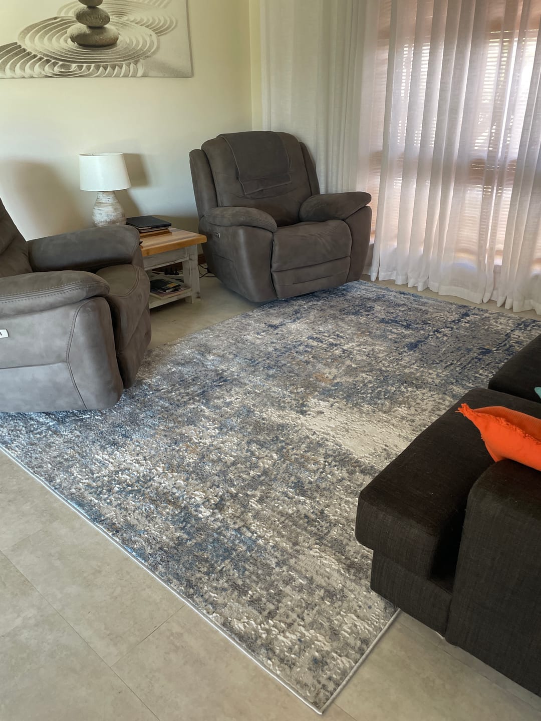 Customer photo review of Delicate Navy Blue Modern Rug