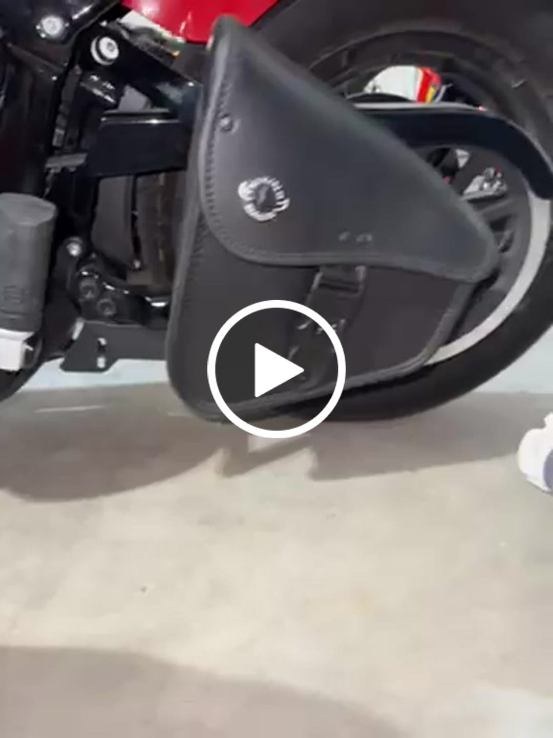 Customer video review of 3L - Digilock Motorcycle Swingarm Bag for Harley Softail