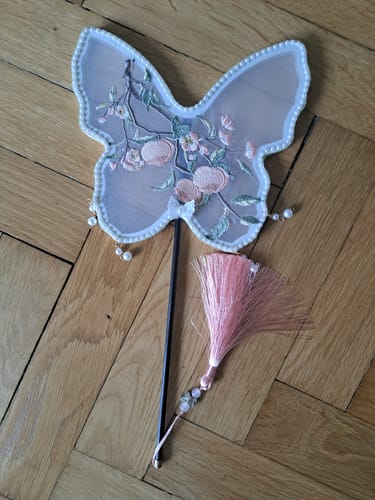 Customer photo review of Xian Tao 仙桃 Mountain Peach Butterfly Frame Pearl Trim Tuanshan Round Fan