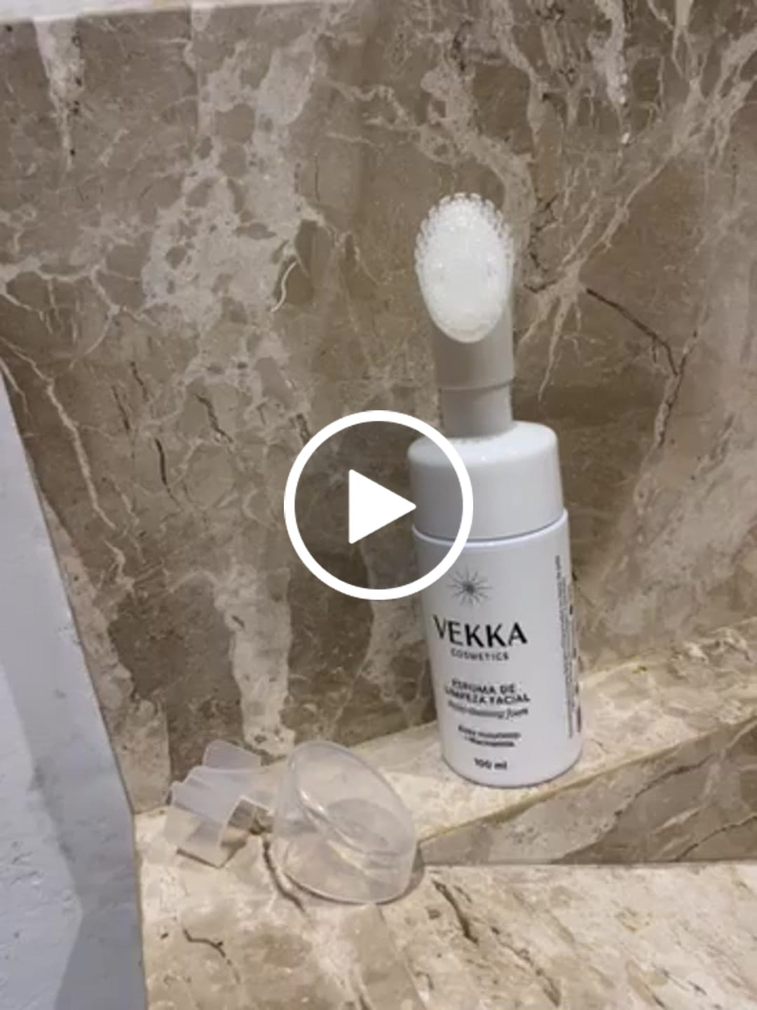Customer video review of ESPUMA DE LIMPEZA FACIAL VEKKA 100ML
