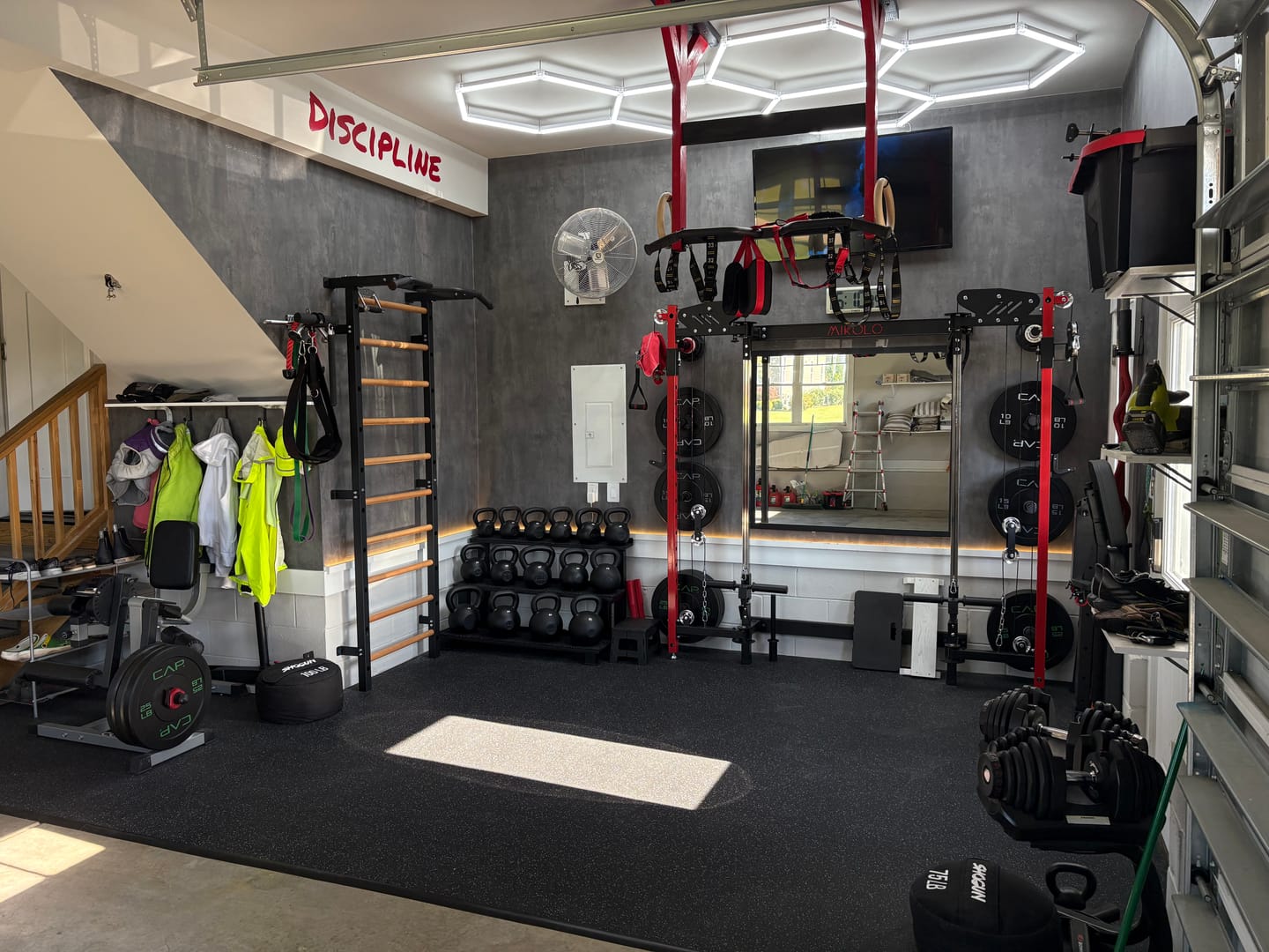 Customer photo review of CHEETAH™ Wall Mounted Folding Power Rack Functional Trainer