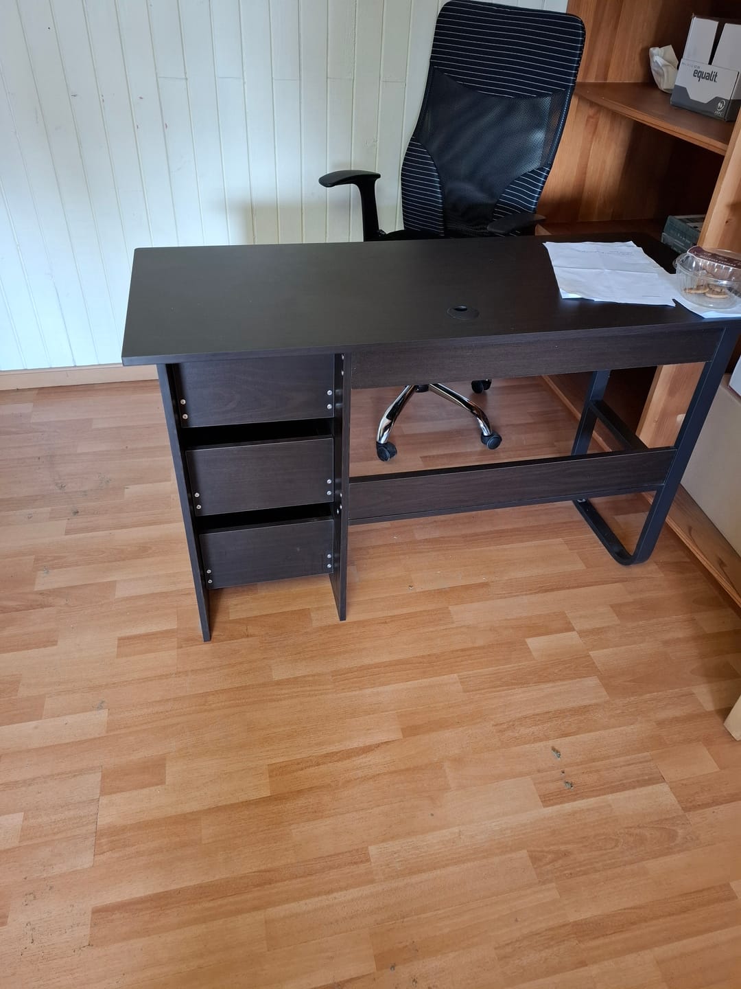 Customer photo review of Escritorio Moderno 120x50cm Hierro y MDF Diseño Elegante