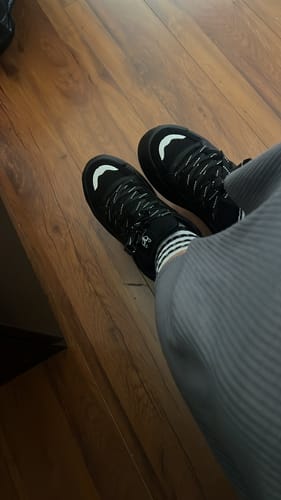 Customer photo review of Zapatilla Negra Mujer C7324