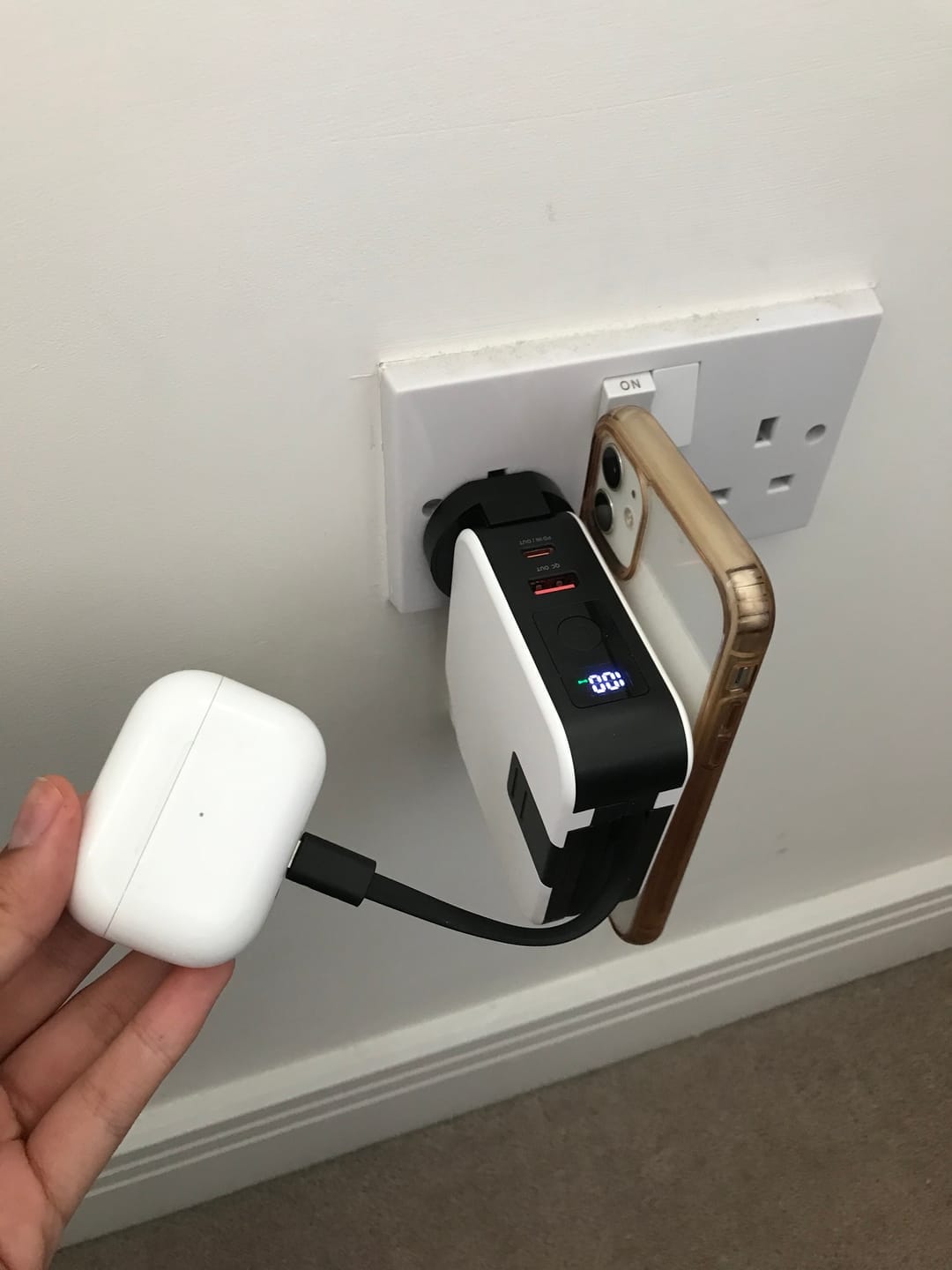 Customer photo review of TravelVolt® GO (5-in-1 Travel Charger)