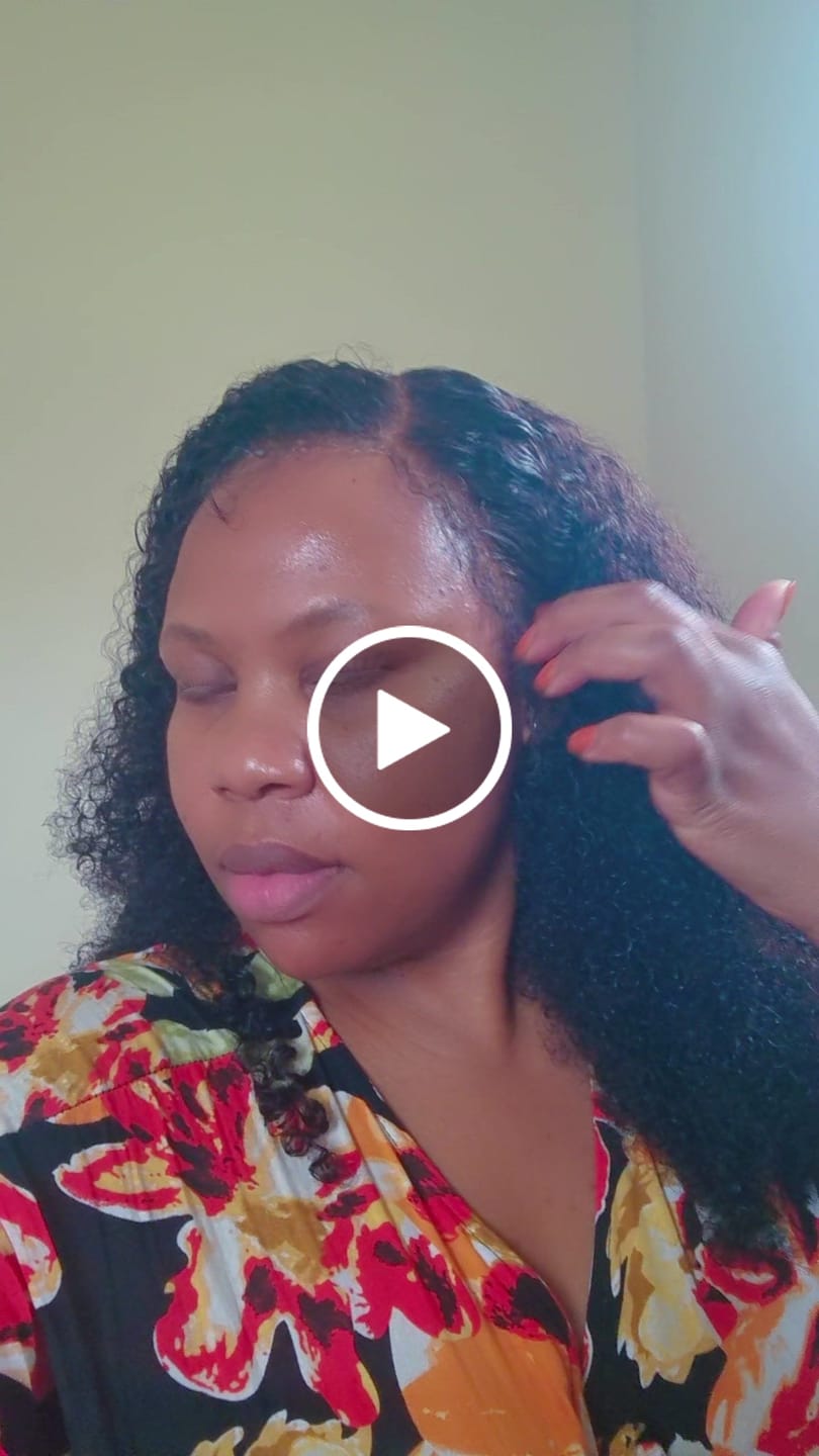 Customer video review of Full Frontal Kinky Curly 22 inch