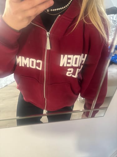 Customer photo review of GATED COMMUNITY ZIP HOODIE BURGUNDY