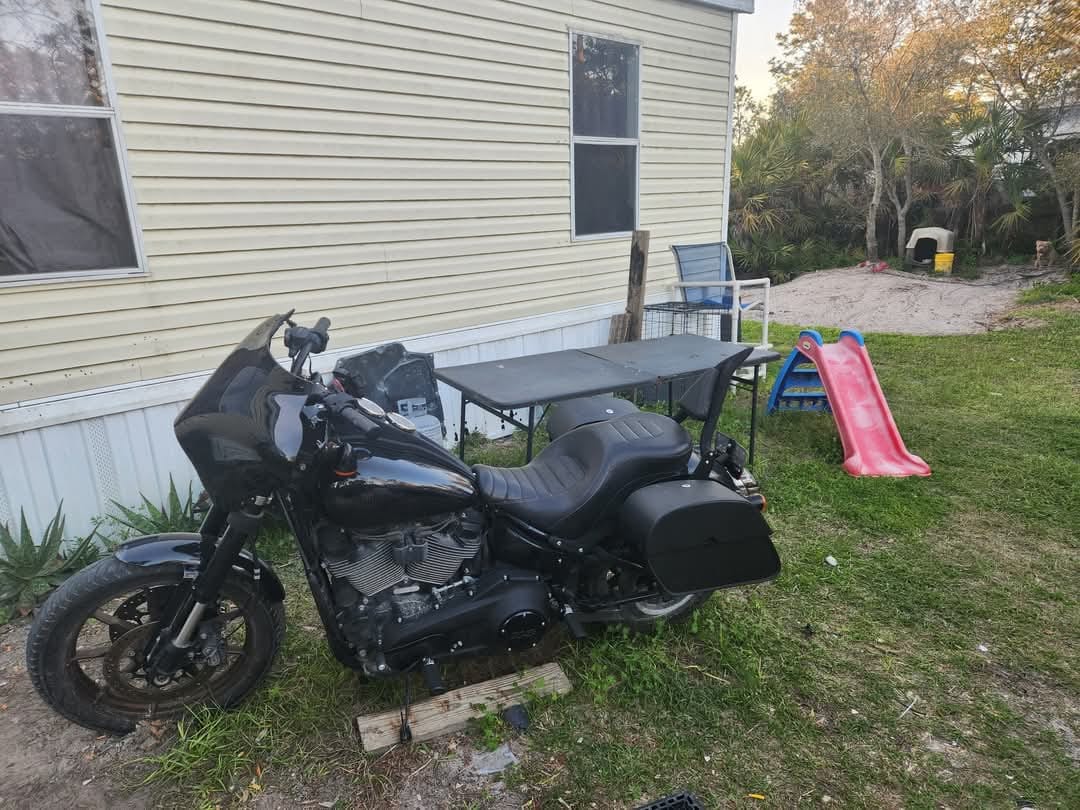 Customer photo review of 28L - Panzer Medium Quick Mount Leather Saddlebags For Harley Softail Low Rider S FXLRS